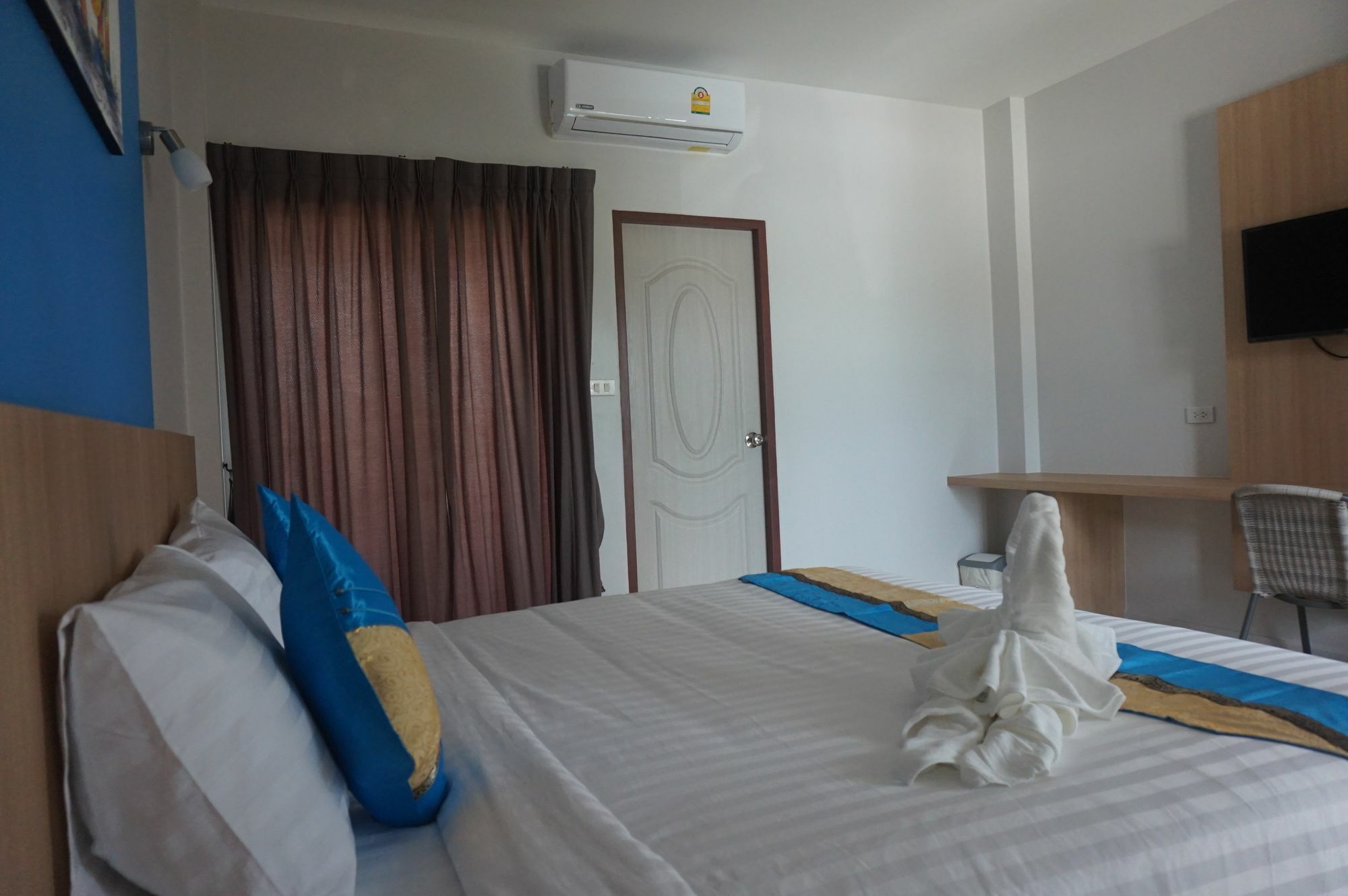 Phant At Thalang Service Apartment Exterior photo